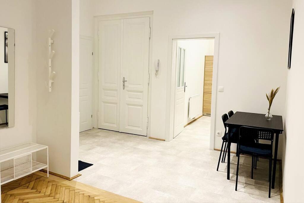 City-Center-Apartment Hip Area, Big & New Wien Exterior foto