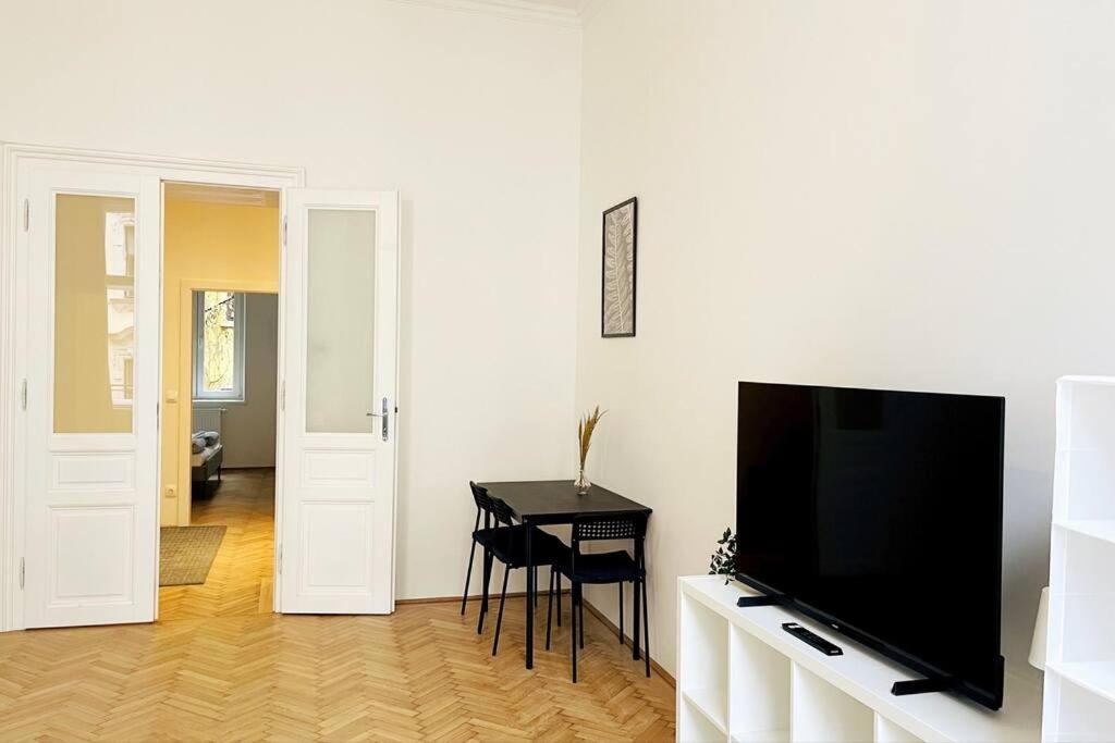 City-Center-Apartment Hip Area, Big & New Wien Exterior foto