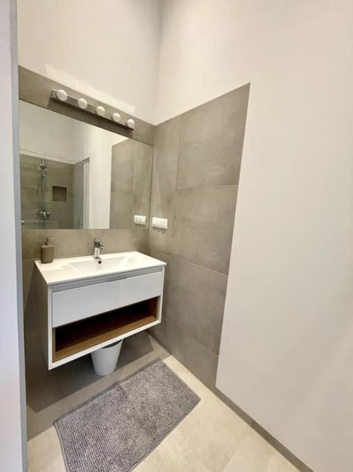 City-Center-Apartment Hip Area, Big & New Wien Exterior foto
